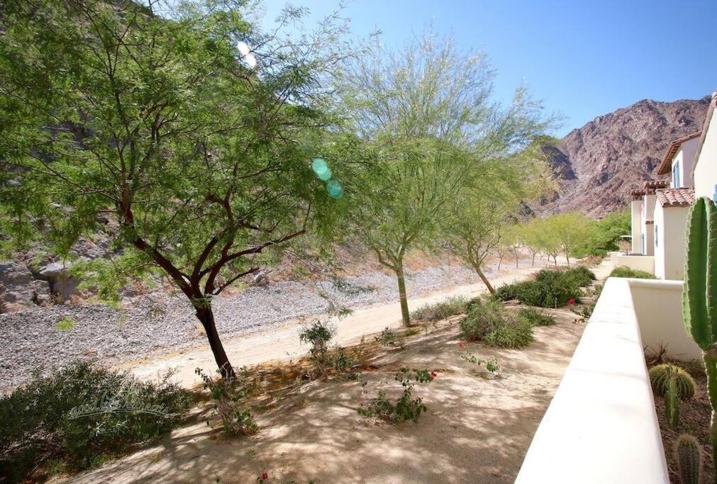 Legacy Villas Deluxe King Casita-Studio,Mountain Views,Pools, Spas, Fountains La Quinta Luaran gambar